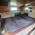 Lit double sur un trimaran pour découvrir les eaux de Raiatea