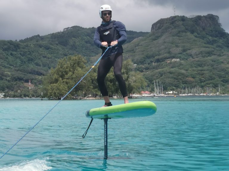 Rider heureux en Polynésie Française